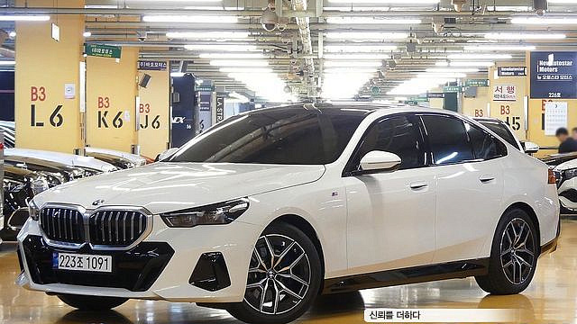 BMW 5-SERIES 520i M Sport купить на сайте DeffCars