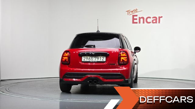 Mini COOPER 5Door Classic Third Generation купить на сайте DeffCars