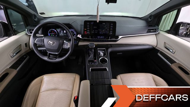 Toyota SIENNA 2.5 Hybrid AWD купить на сайте DeffCars
