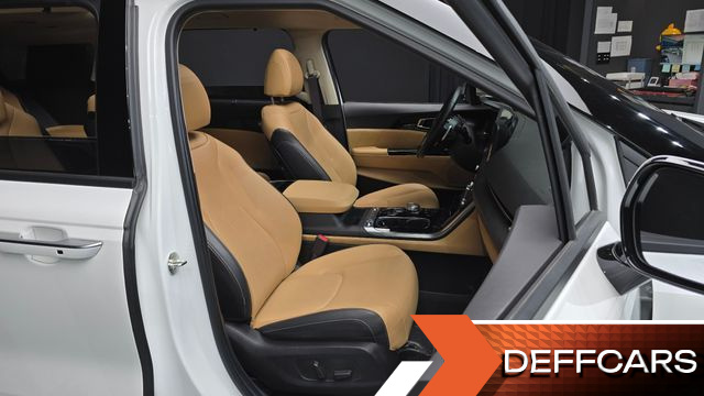 Kia CARNIVAL 9-Seater Signature купить на сайте DeffCars