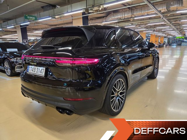 Porsche CAYENNE 3.0 E-Hybrid купить на сайте DeffCars