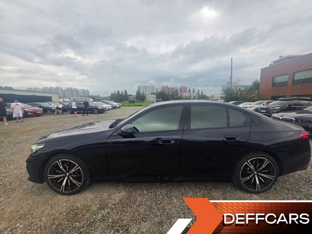 BMW 5-SERIES 530i xDrive M Sport купить на сайте DeffCars