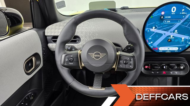 Mini COOPER 5 Door Favoured купить на сайте DeffCars
