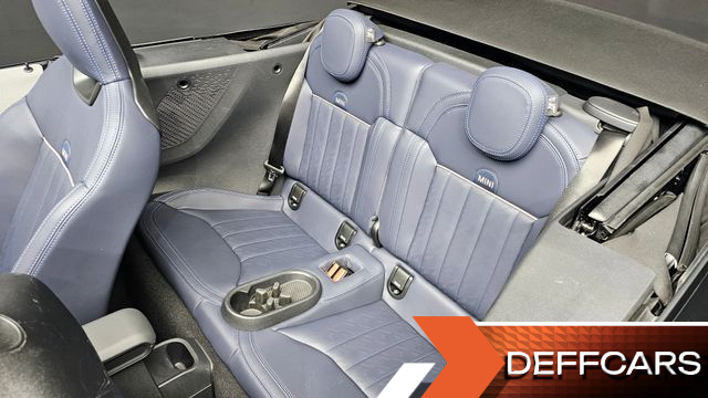 Mini COOPER CONVERTIBLE Favoured купить на сайте DeffCars