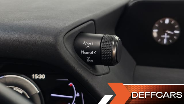 Lexus UX 2.0 2WD купить на сайте DeffCars