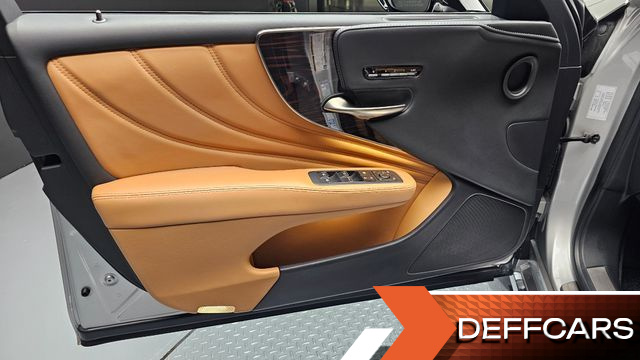 Lexus LS 3.5 Platinum AWD купить на сайте DeffCars
