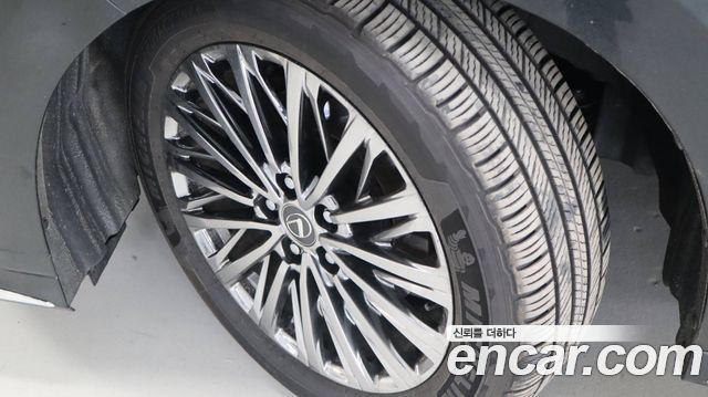 Lexus LM 500h Royal купить на сайте DeffCars