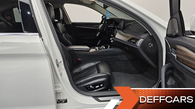 BMW 5-SERIES 530i xDrive Luxury купить на сайте DeffCars