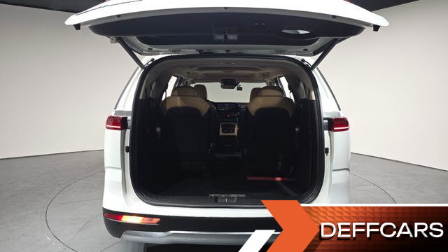 Kia CARNIVAL Gasoline 9-Seater Signature купить на сайте DeffCars