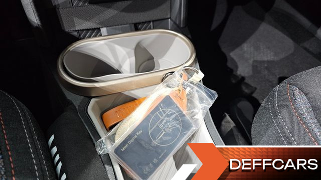 Mini COOPER 5Door Breeze Edition купить на сайте DeffCars