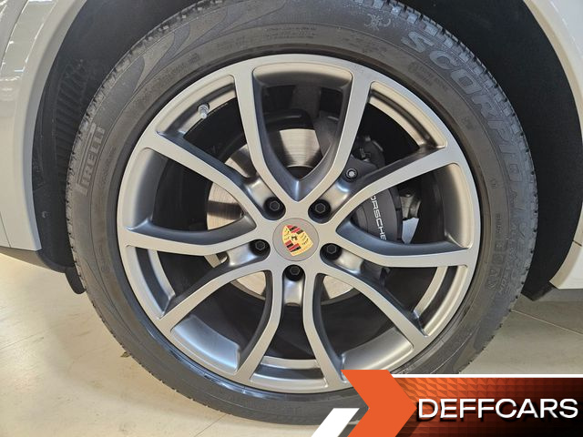 Porsche CAYENNE 3.0 PLATINUM EDITION купить на сайте DeffCars