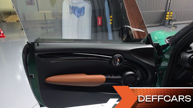 Mini COOPER CONVERTIBLE Classic Third Generation купить на сайте DeffCars