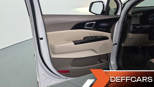 Kia CARNIVAL Gasoline 7-Seater Signature купить на сайте DeffCars