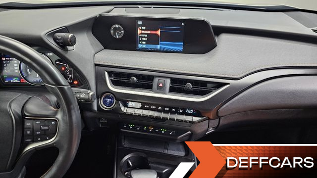 Lexus UX 2.0 2WD купить на сайте DeffCars