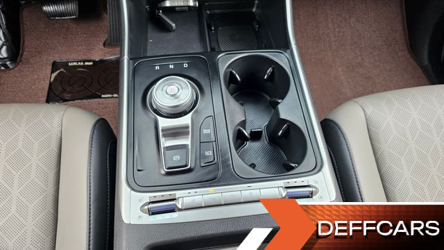 Kia CARNIVAL 9-Seater Prestige купить на сайте DeffCars