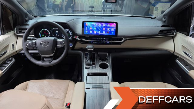 Toyota SIENNA 2.5 Hybrid AWD купить на сайте DeffCars