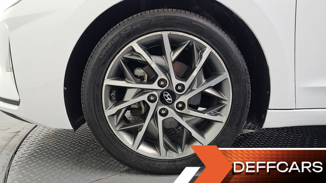 Hyundai AVANTE 1.6 Smart Choice купить на сайте DeffCars