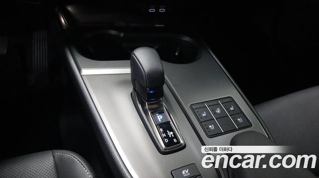 Lexus UX 2.0 2WD купить на сайте DeffCars