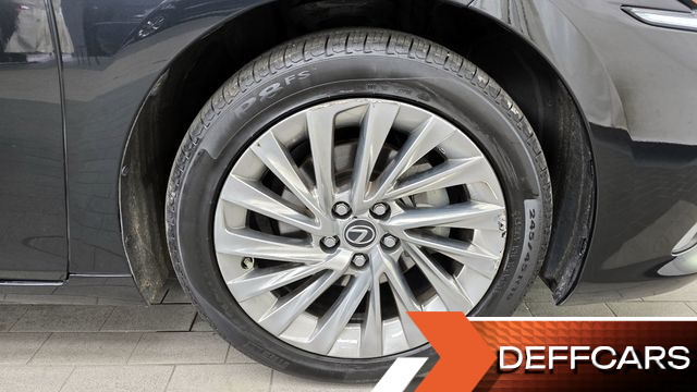 Lexus ES Luxury Plus купить на сайте DeffCars