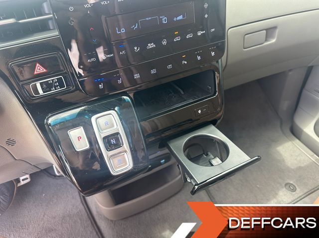 Hyundai STARIA Lounge 7-Seater Inspiration купить на сайте DeffCars