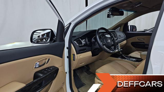 Kia CARNIVAL 9-Seater Hi-Limousine Noblesse Special купить на сайте DeffCars