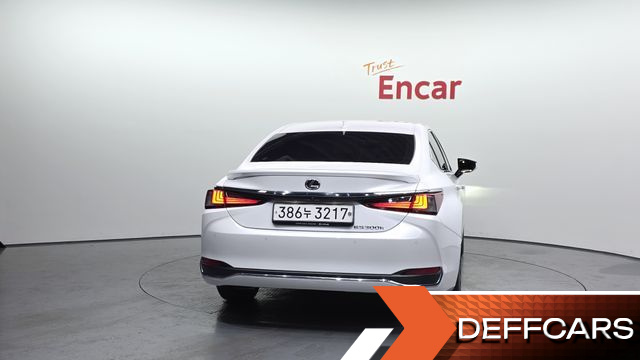 Lexus ES Luxury Plus купить на сайте DeffCars