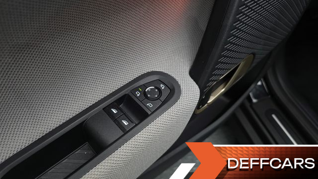 Mini COOPER SE Favoured купить на сайте DeffCars