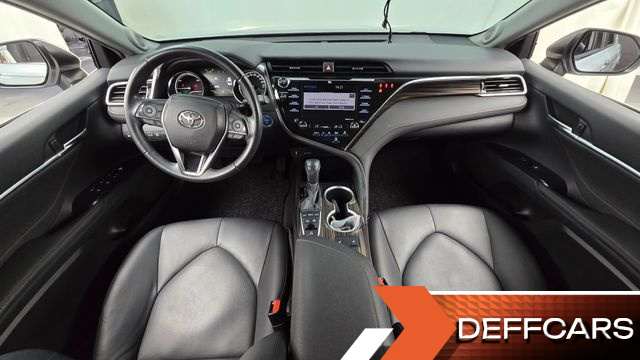 Toyota CAMRY 2.5 XLE Hybrid купить на сайте DeffCars