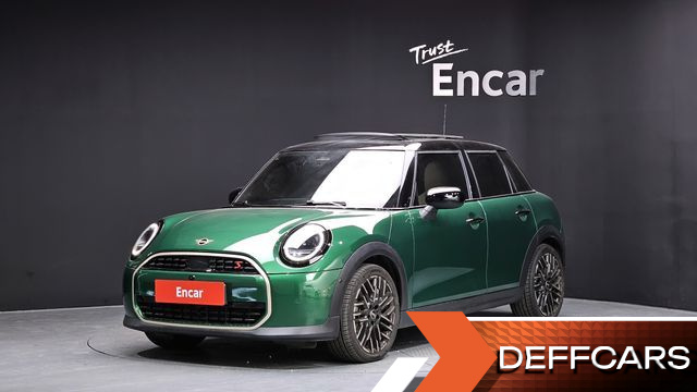 Mini COOPER 5 Door Favoured купить на сайте DeffCars