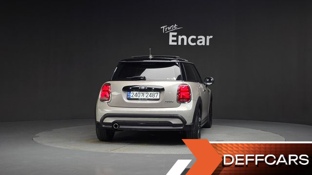 Mini COOPER Classic Plus Launch Pack Third Generation купить на сайте DeffCars