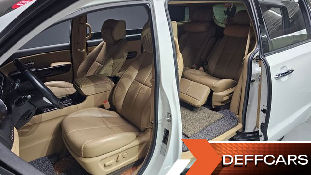 Kia CARNIVAL Gasoline 7-Seater Limousine President купить на сайте DeffCars