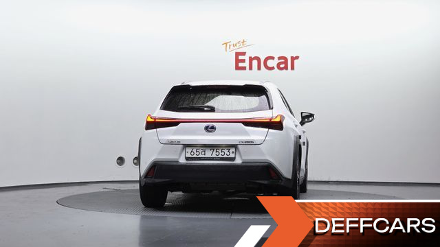 Lexus UX 2.0 AWD купить на сайте DeffCars
