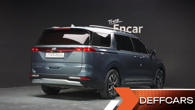 Kia CARNIVAL Gasoline 9-Seater Signature купить на сайте DeffCars