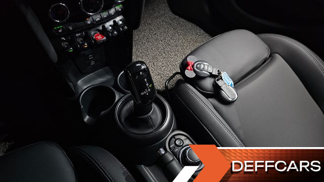 Mini COOPER 5Door Classic Third Generation купить на сайте DeffCars