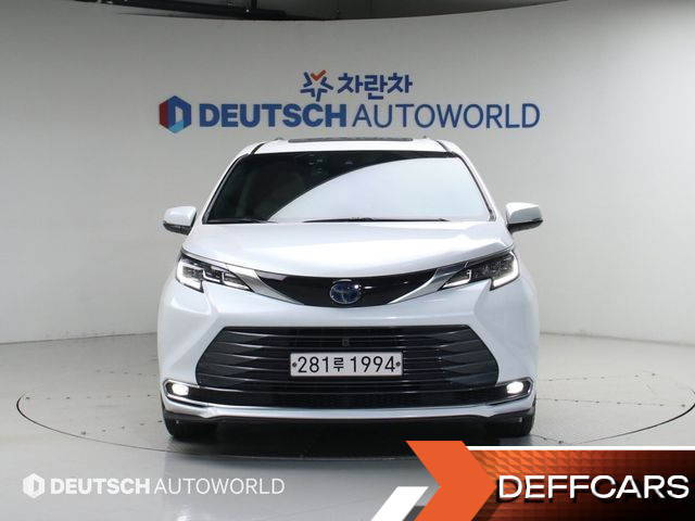 Toyota SIENNA 2.5 Hybrid 2WD купить на сайте DeffCars