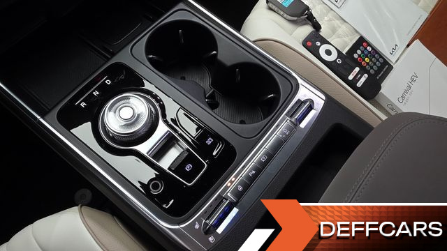 Kia CARNIVAL HEV 9-Seater Hi-Limousine (Special vehicle) купить на сайте DeffCars