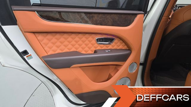 Bentley BENTAYGA 4.0 V8 купить на сайте DeffCars