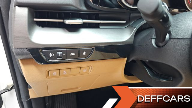 Kia CARNIVAL 9-Seater Prestige купить на сайте DeffCars