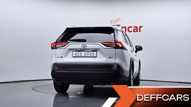Toyota RAV4 2.5 2WD купить на сайте DeffCars