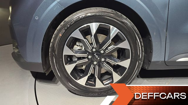 Kia CARNIVAL 9-Seater Signature купить на сайте DeffCars