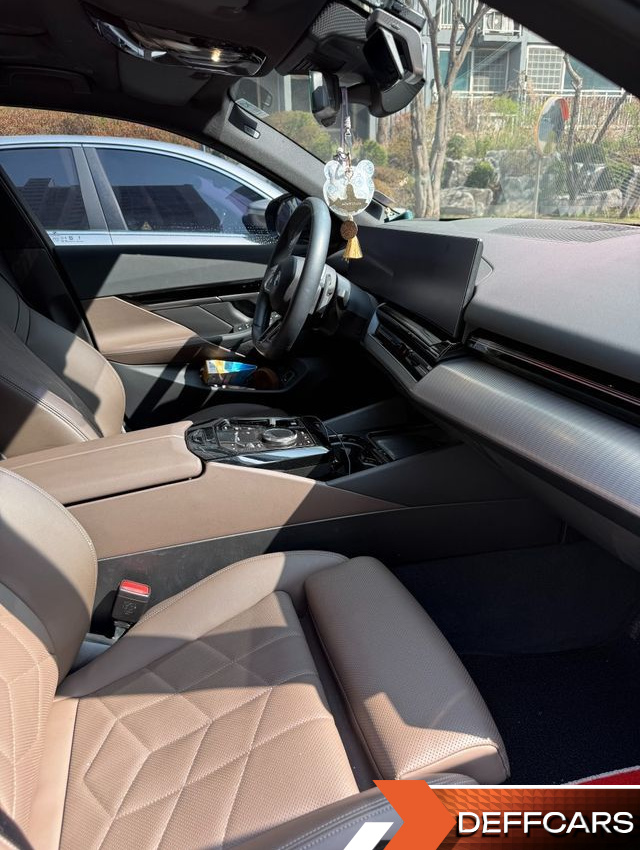BMW 5-SERIES 520i M Sport купить на сайте DeffCars