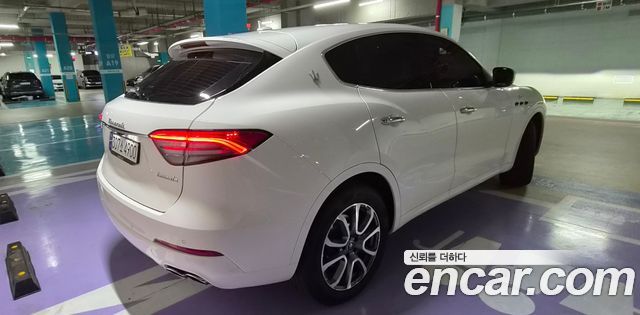 Maserati LEVANTE 2.0 GT AWD купить на сайте DeffCars