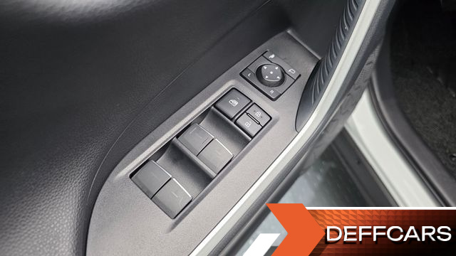 Toyota RAV4 2,5 4WD Hybrid LTD купить на сайте DeffCars