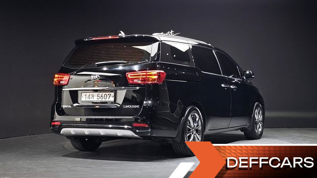 Kia CARNIVAL Gasoline 7-Seater Limousine President купить на сайте DeffCars