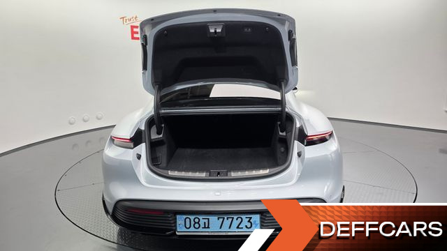 Porsche TAYCAN 4S купить на сайте DeffCars