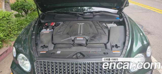 Bentley BENTAYGA 4.0 V8 EWB Azure купить на сайте DeffCars
