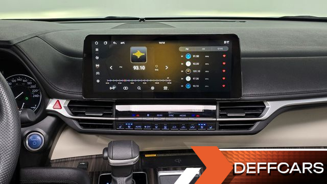 Toyota SIENNA 2.5 Hybrid AWD купить на сайте DeffCars