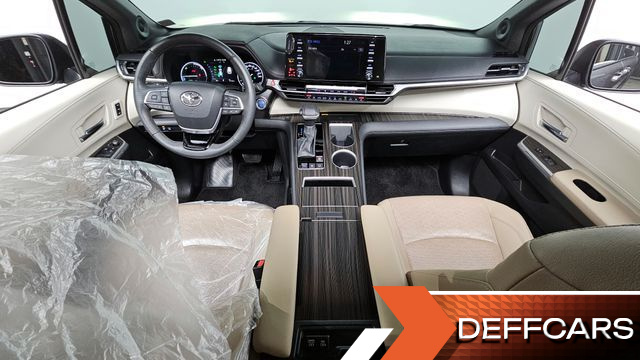 Toyota SIENNA 2.5 Hybrid AWD купить на сайте DeffCars