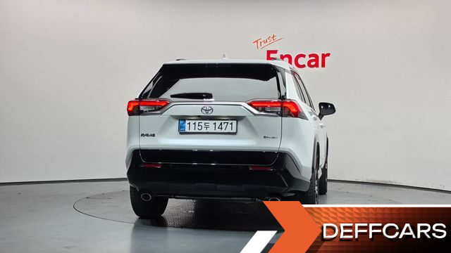Toyota RAV4 2.5 4WD PHEV XSE купить на сайте DeffCars