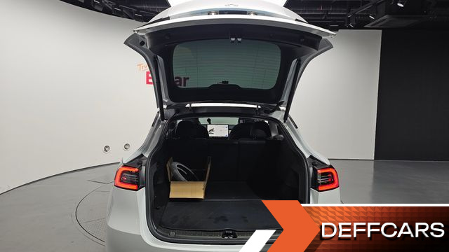 Tesla MODEL Y Standard Range RWD купить на сайте DeffCars